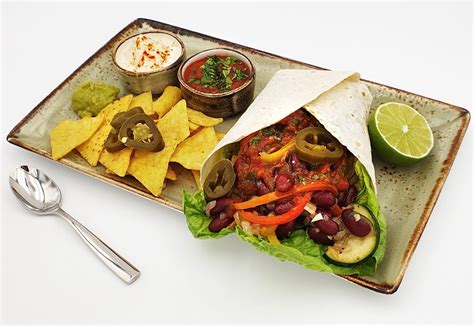 spicy-kidney-bean-and-vegetable-fajitas-vegetarian image