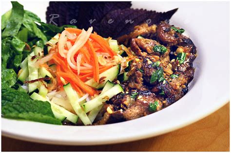bun-thit-nuong-vietnamese-grilled-pork-with-vermicelli image