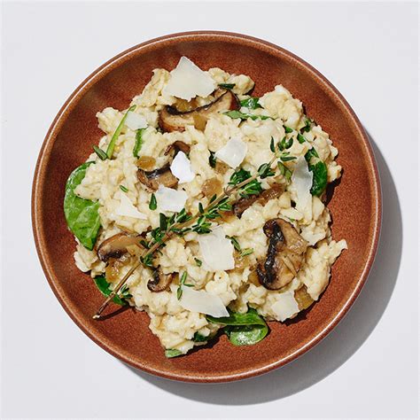 mushroom-oatmeal-with-spinach-and-thyme-quaker image