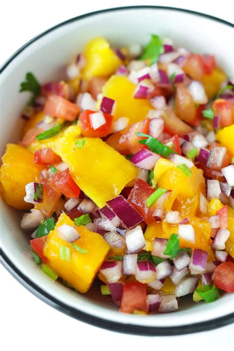 easy-mango-salsa-6-ingredients-only-that-spicy-chick image