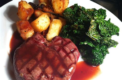 venison-steaks-with-red-wine-sauce image
