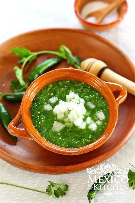 fresh-tomatillo-salsa-recipe-salsa-verde-cruda-mexico image