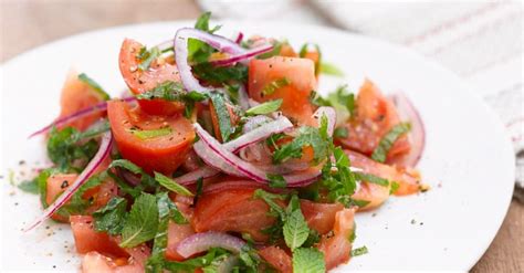sliced-red-onion-and-tomato-salad-recipe-eat image
