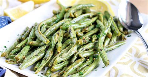 the-best-roasted-lemon-garlic-green-beans-recipe-foodal image