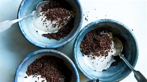 20-desserts-to-fulfill-all-your-chocolate-and-vanilla image
