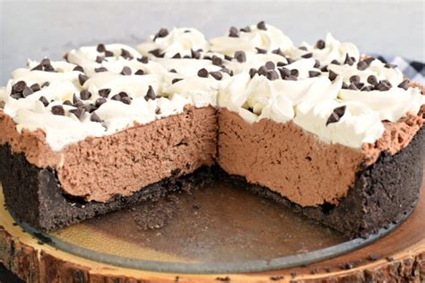 no-bake-chocolate-cheesecake-recipe-shugary-sweets image