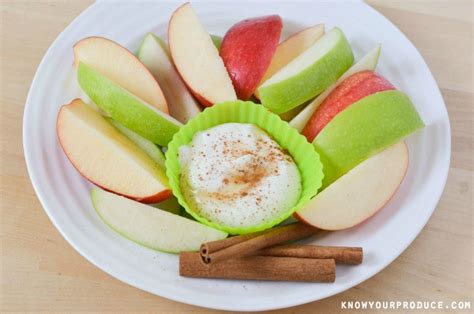 apples-with-maple-cinnamon-greek-yogurt-dip-super image