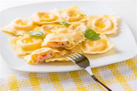 lobster-ravioli-recipe-with-butter-sage-sauce-nonna image