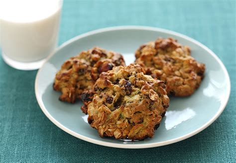 california-avocado-oatmeal-cookies-with-raisins image