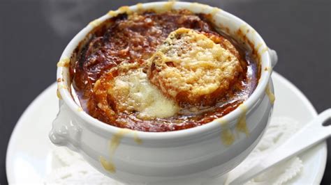 this-is-the-best-wine-to-use-in-french-onion-soup image