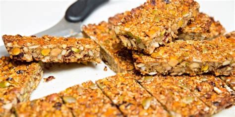 crunchy-seed-and-nut-bar-unimed-living image