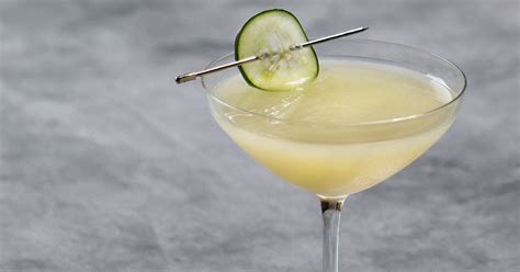 cucumber-gimlet-cocktail-recipe-liquorcom image