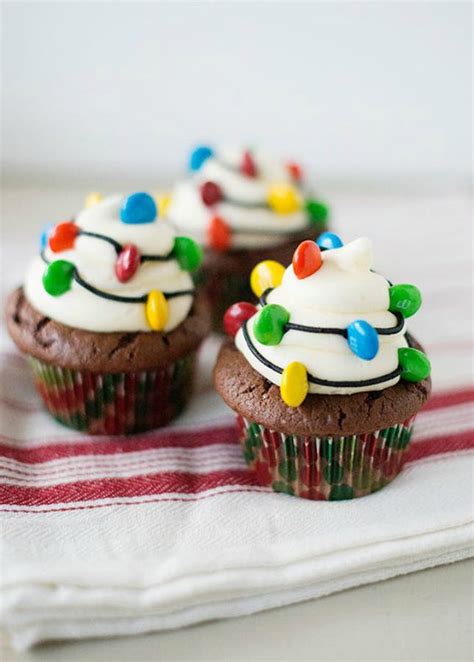 18-adorable-christmas-cupcake-recipe-ideas-that-are image