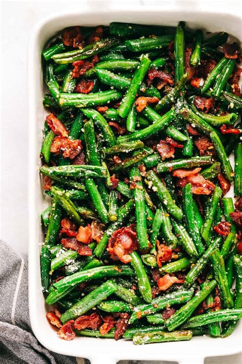 garlic-parmesan-green-beans-with-bacon-the-recipe-critic image