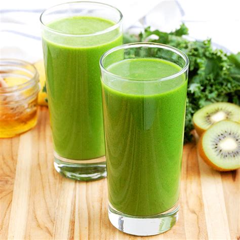 kale-and-kiwi-superpowered-green-smoothie-paleo image