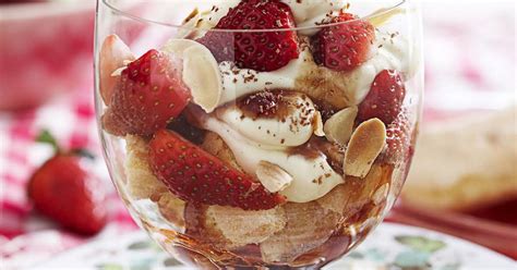 10-best-strawberry-trifle-with-ladyfingers image