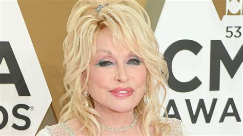 what-dolly-parton-typically-eats-in-a-day-thelistcom image