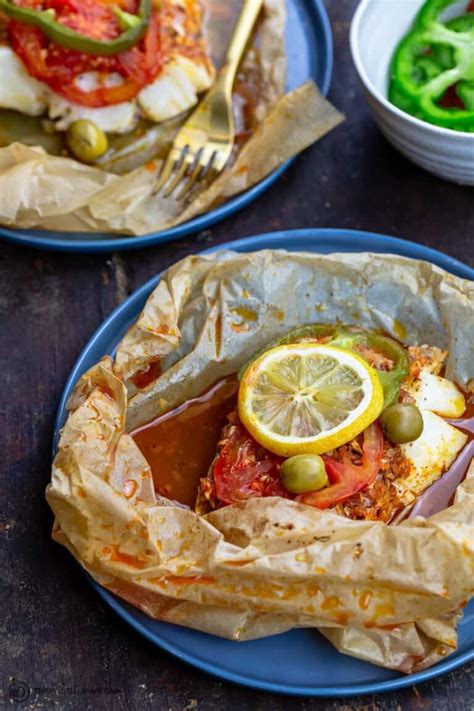 baked-fish-en-papillote-mediterranean-style-tutorial image
