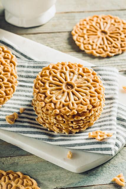 the-best-italian-pizzelle-cookies-authentic-easy image