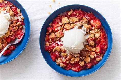 this-is-the-secret-to-the-crunchiest-fruit-crumble image