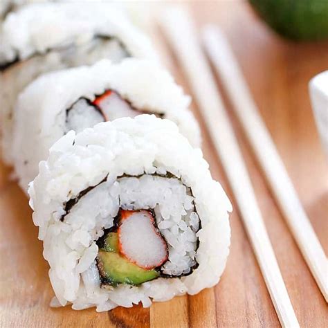 easy-california-sushi-rolls-yummy-healthy-easy image