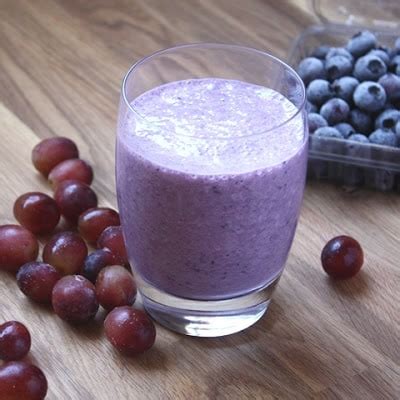 blueberry-grape-banana-smoothie-barefeet-in-the image