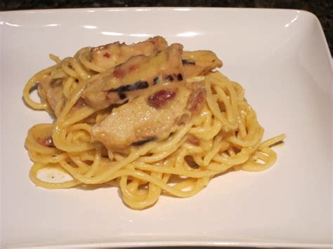 grilled-chicken-and-bacon-pasta-carbonara-the image