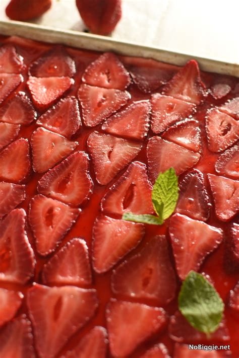 strawberry-slab-pie-nobiggie image