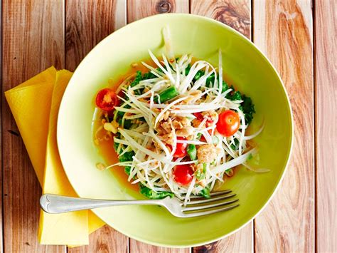 green-papaya-salad-som-tum-recipe-sbs-food image