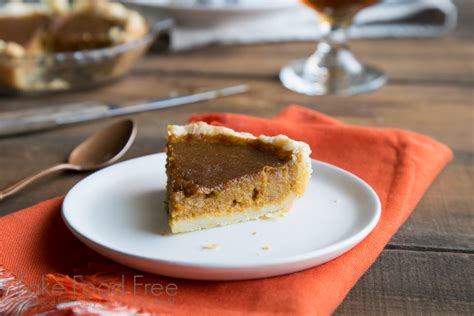 ginger-molasses-pumpkin-pie-for-two-fake-food-free image