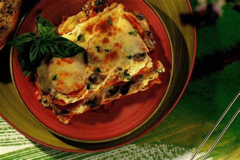 lasagna-with-double-cheese-pepperoni-and-fresh-mushrooms image