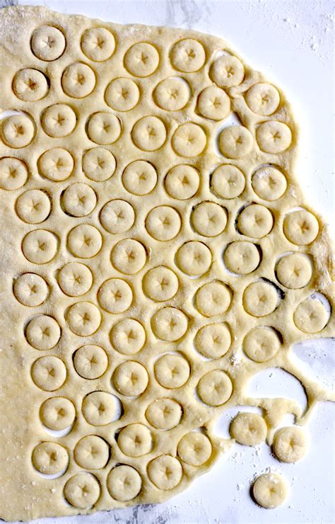 homemade-oyster-crackers-little-vienna image