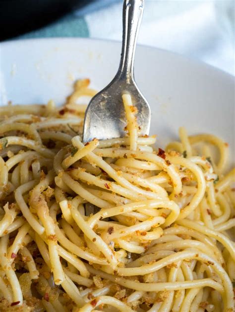 garlic-parmesan-pantry-pasta-with-crunchy-breadcrumbs image