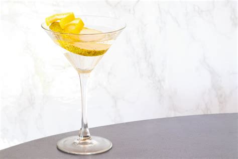 french-pear-martini-recipe-with-elderflower-the image
