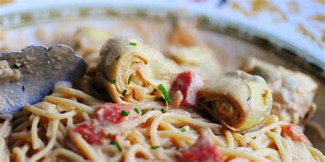 spaghetti-with-artichoke-hearts-and-tomatoes-the image