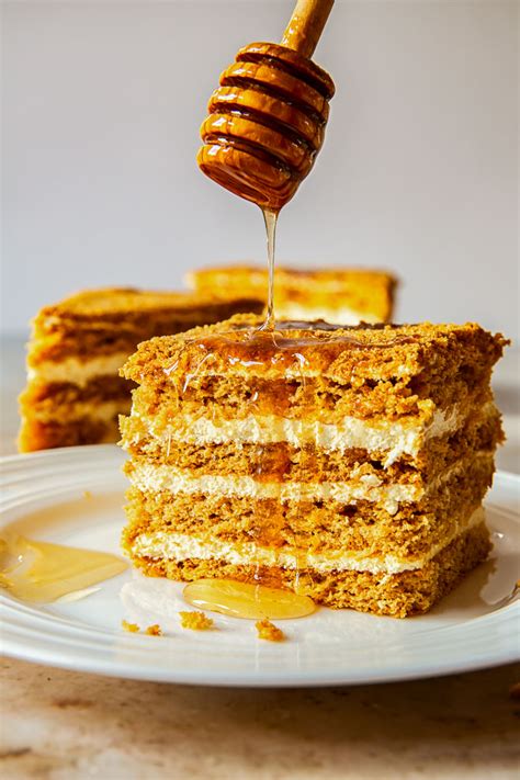 russian-honey-cake-medovik-8-layer-cake-vikalinka image