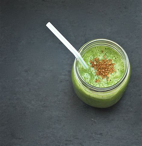 spinach-banana-pineapple-green-smoothie-life-is image