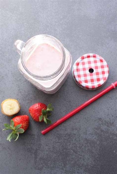 chocolate-strawberry-banana-smoothie-recipe-an image