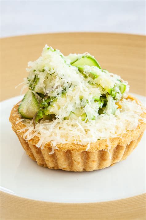 le-gruyre-aop-and-asparagus-tartlet-recipe-great image