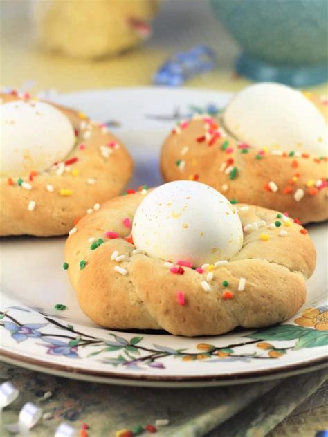 sicilian-easter-cookies-with-eggs-mangia-bedda image