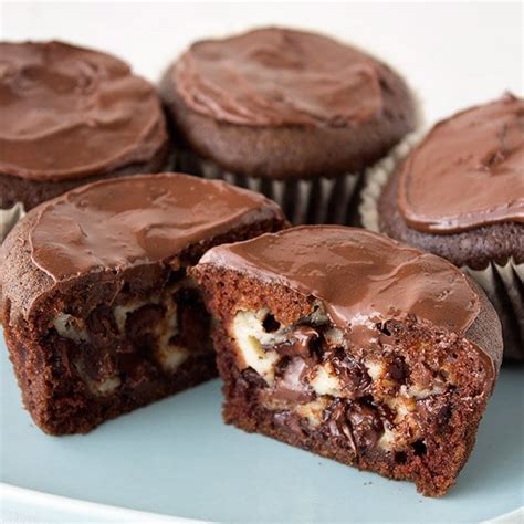cheesecake-stuffed-chocolate-cupcakes-handle-the-heat image