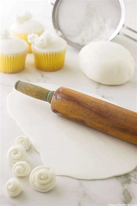 cheap-and-easy-marshmallow-fondant-savor-the-best image