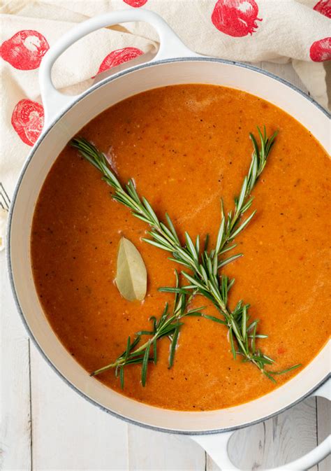 creamy-roasted-tomato-soup-with-basil-a-spicy image