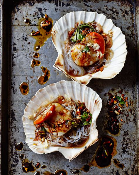 steamed-scallops-with-garlic-and-vermicelli-edible image