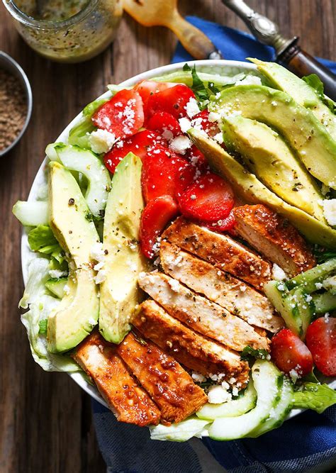 grilled-chicken-salad-with-avocado-and-feta-eatwell101 image