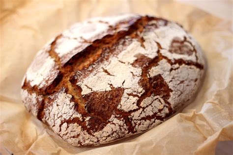 dark-rye-bread-julia image