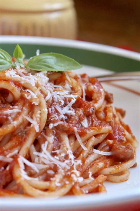 spaghetti-sauce-easy-italian-recipe-christinas-cucina image