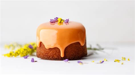 lemon-verbena-pound-cake-amoretti image