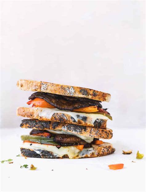 marinated-portobello-mushroom-sandwich-with-grilled image