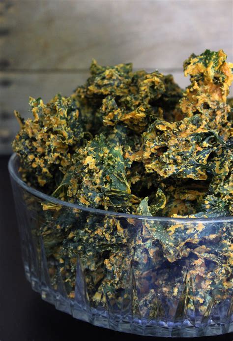 super-crunchy-kale-chips-raw-vegan-nut-free image